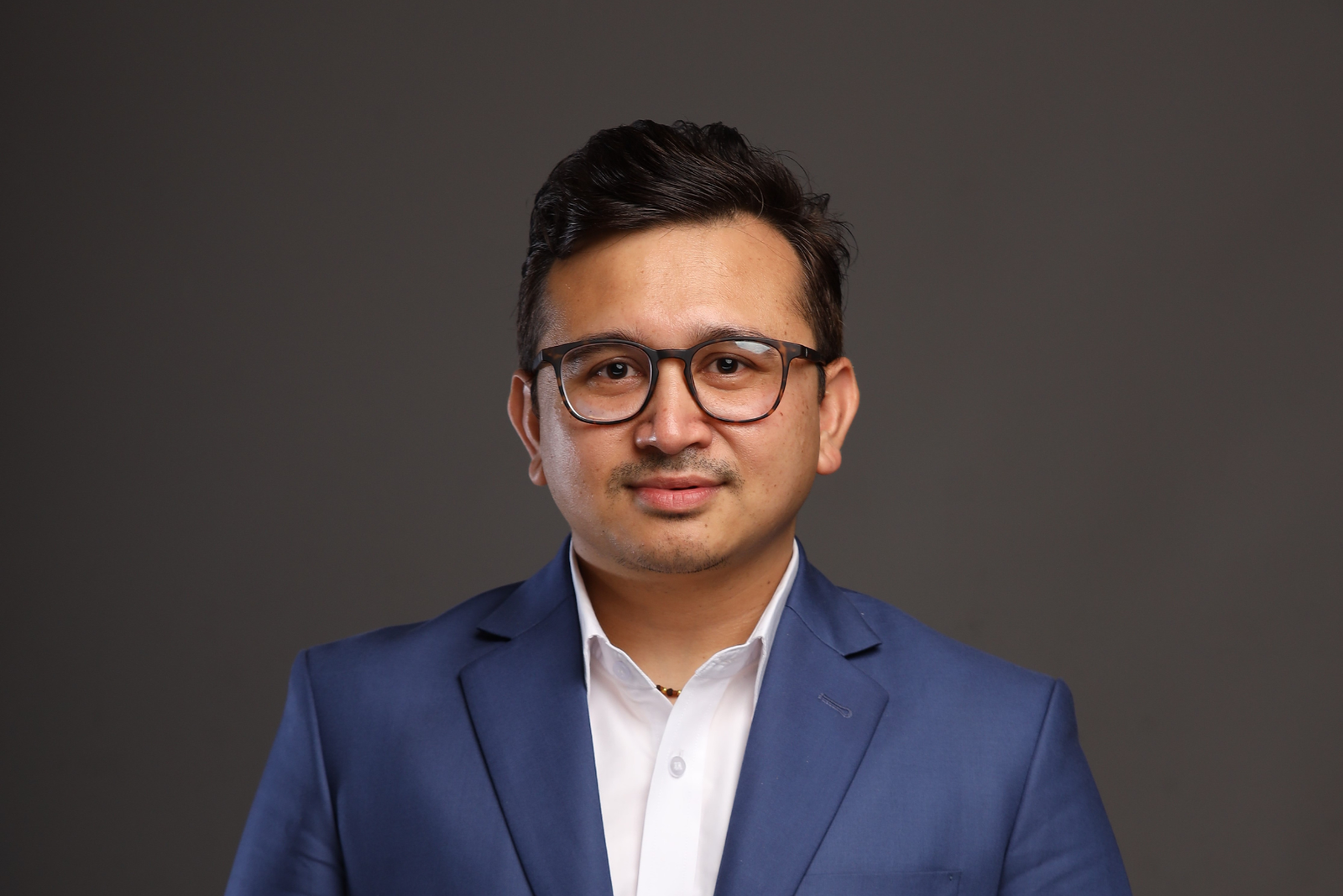 Business consultant helping a company improve operations, resource management, and sustainable growth.